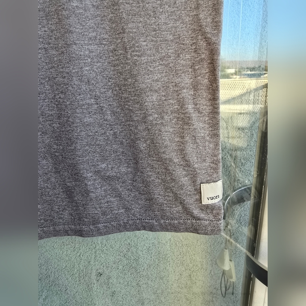 Vuori Heather Gray Women's Muscle Tee - Picture 3 of 7